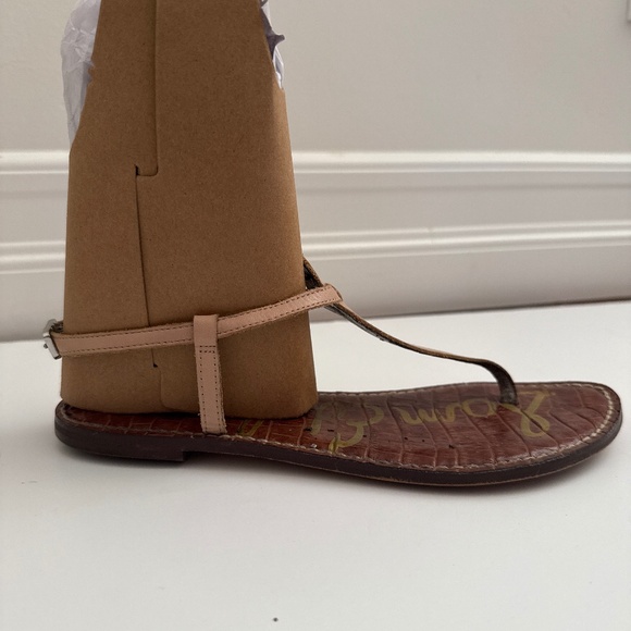 Sam Edelman Gigi thong sandal - Picture 2 of 2